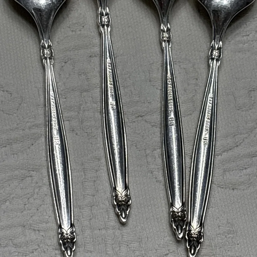 1965 GARLAND 1847 Rogers Bros IS Slotted 4 Tea Spoon Silver Plate Flatware